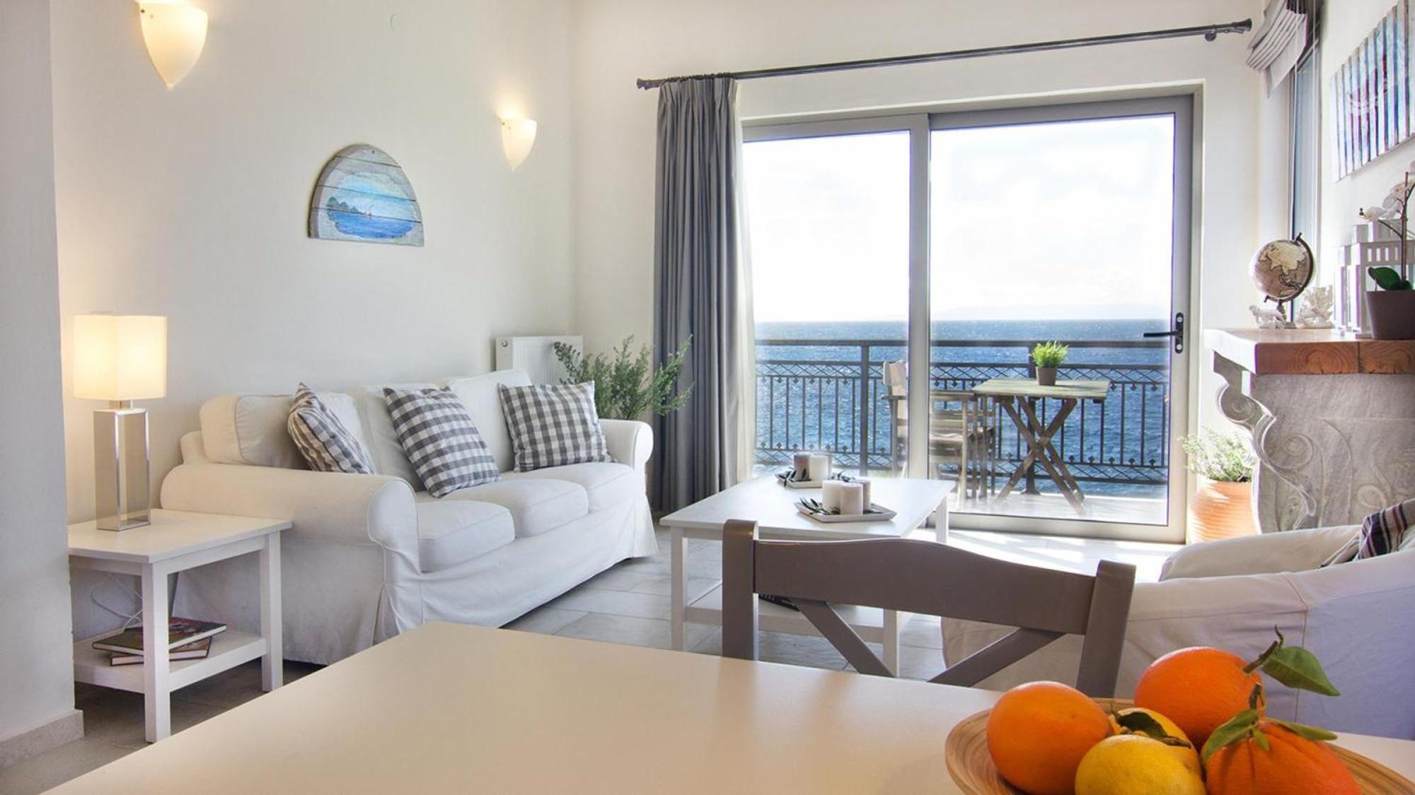 Mani Apartments Suites Agios Nikolaos  Eksteriør bilde